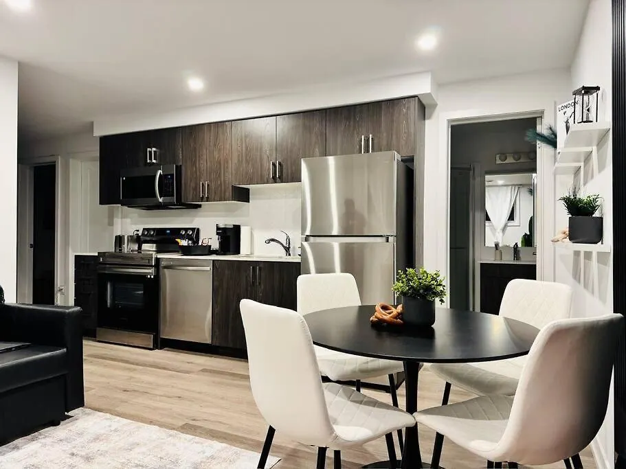 Luxury Stay Near Niagara Falls Apartment